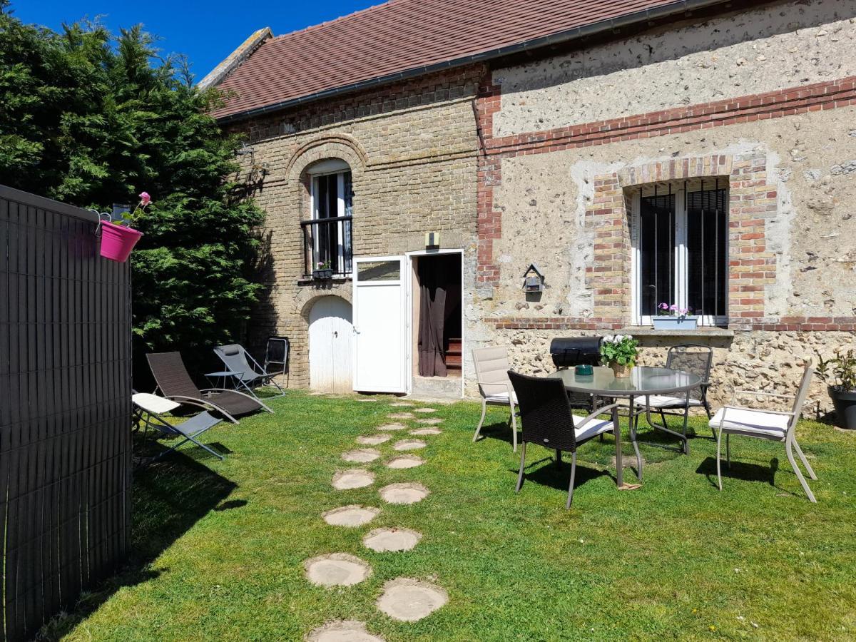 Gite De La Baguelande Les Andelys Exterior photo